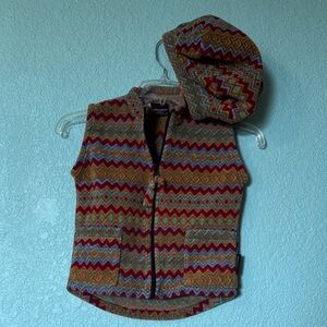 Kids Y2K Colorful Zigzag Fleece Vest and Hat Set, size kids L - like new